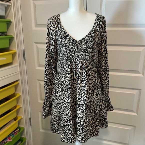 new in Tops - Black and White Relaxed Long Sleeve Tunic